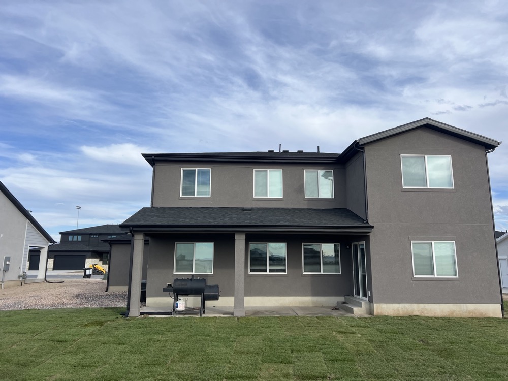 New construction backyard with sod installation in Utah